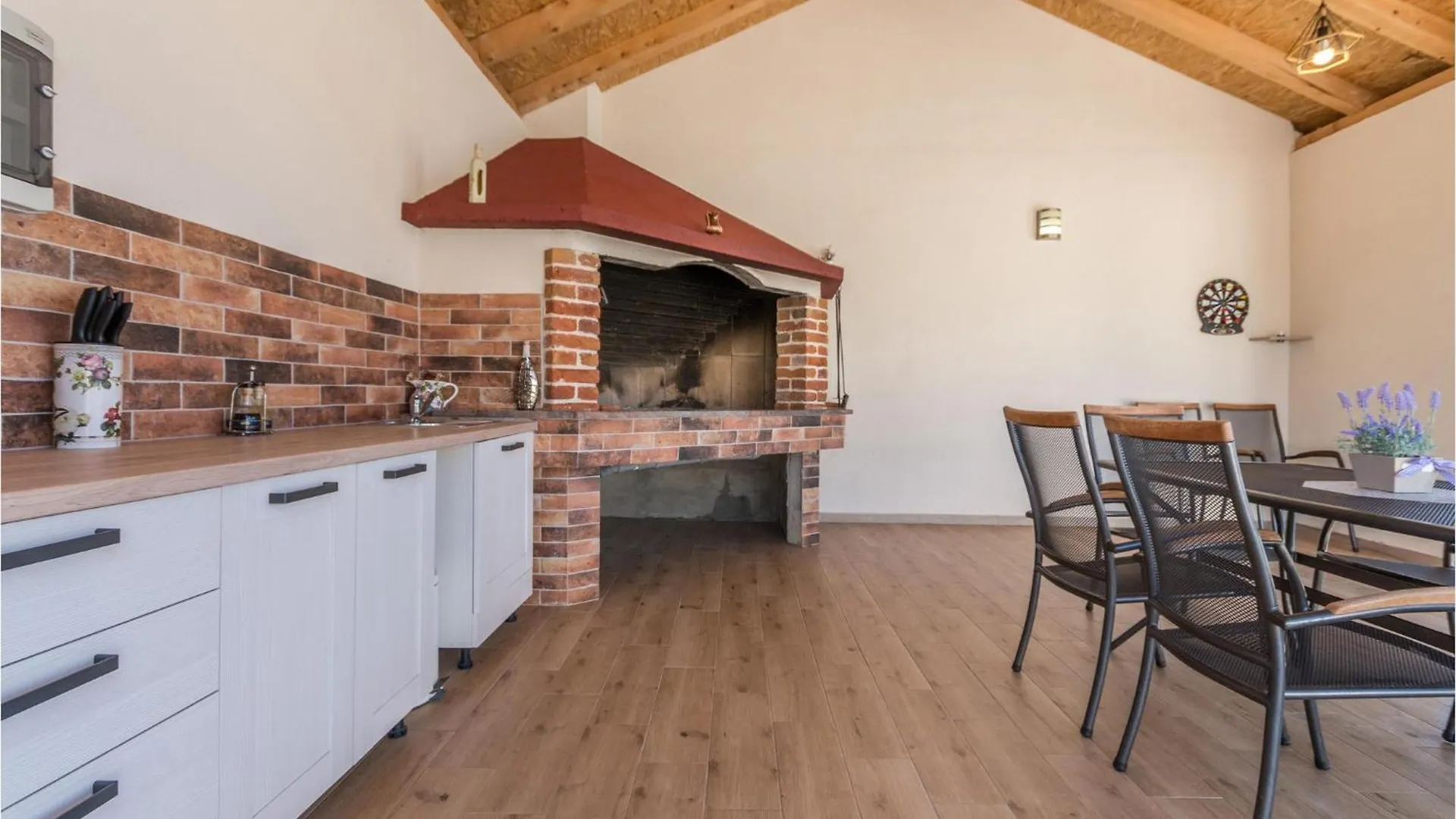 Stunning Home In Galovac With Kitchen