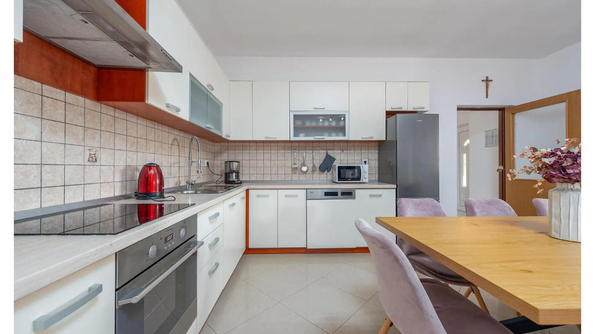 Stunning Home In Galovac With Kitchen Holiday home