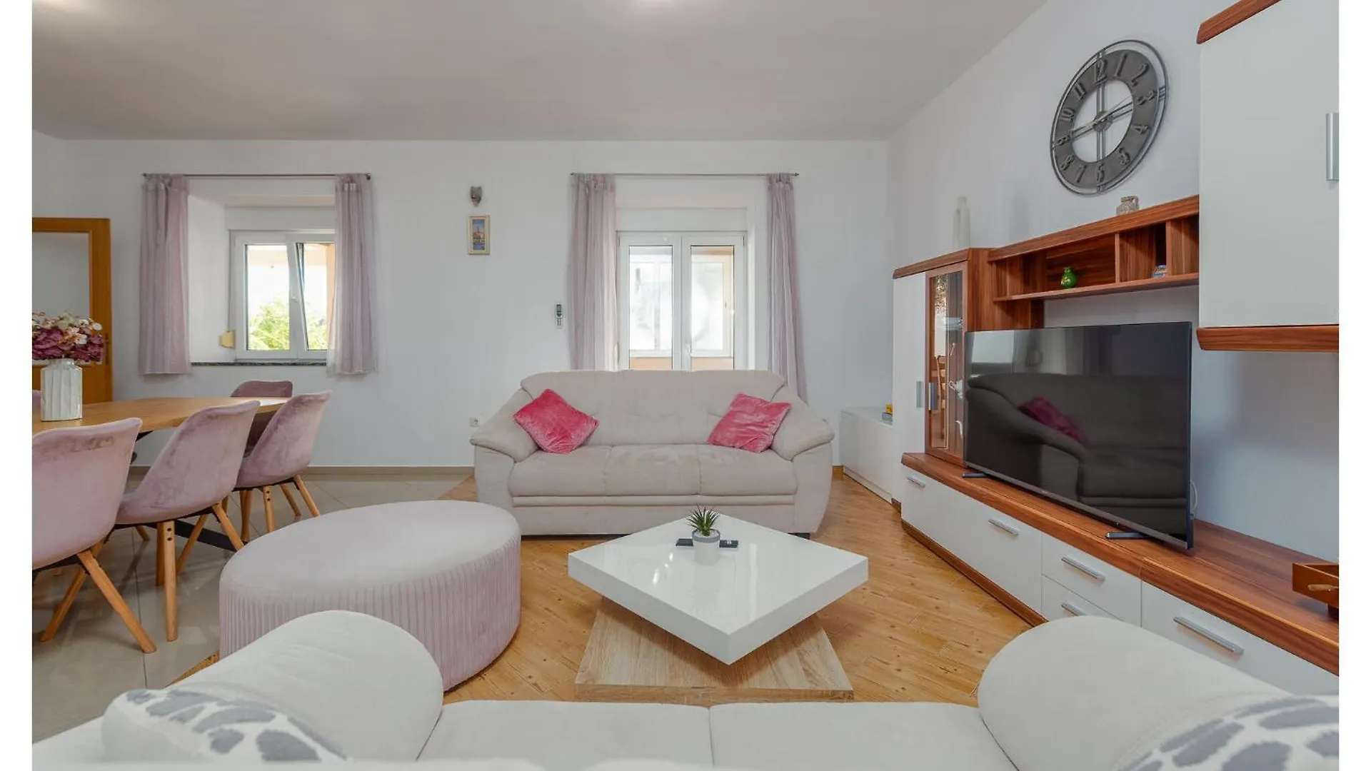 Stunning Home In Galovac With Kitchen