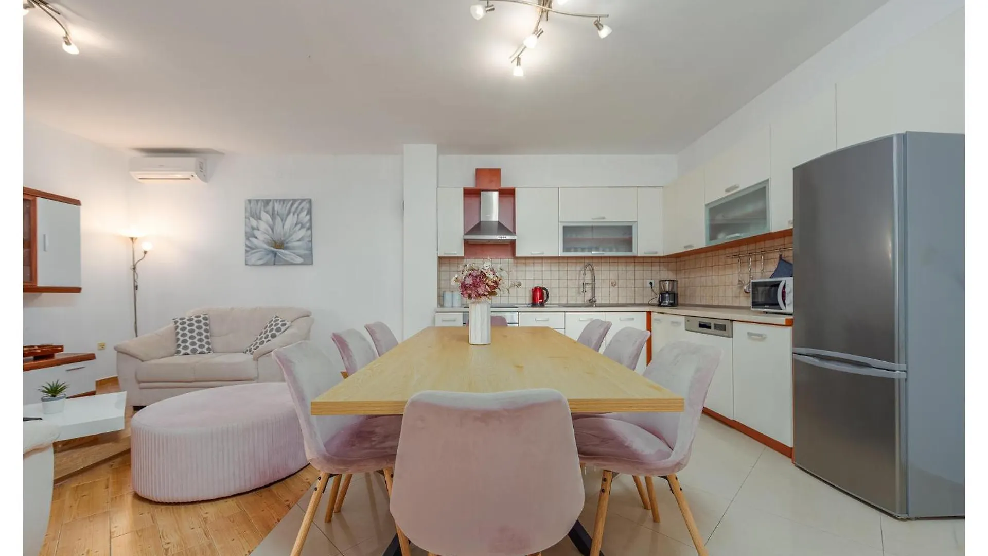 Stunning Home In Galovac With Kitchen Holiday home